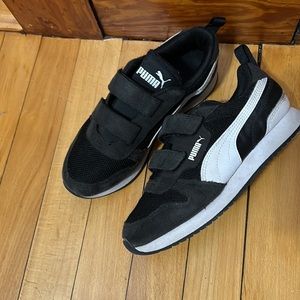 Puma kids black and white sneakers, great condition